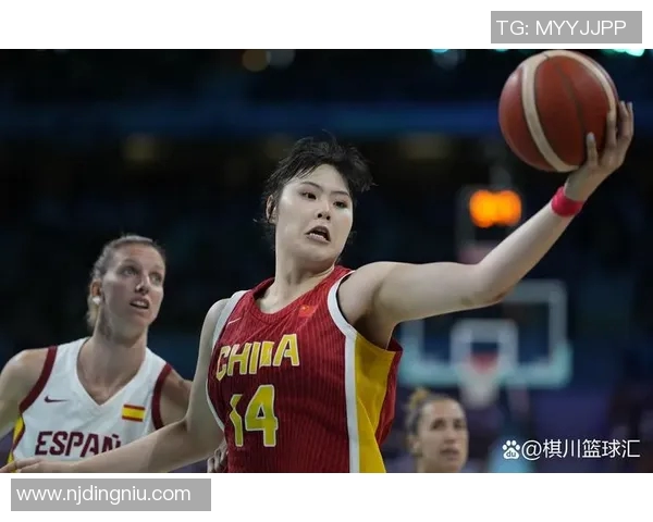 李月汝三分球表现出色砍下18分10篮板期待为球队赢得胜利